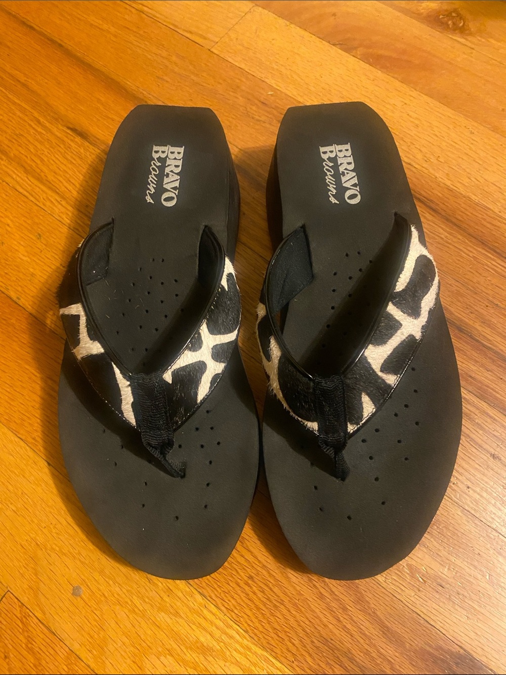 Bravo Browns Cow Print Leather Upper Flip Flop Wedge Sandals Size 8 Worn Once
